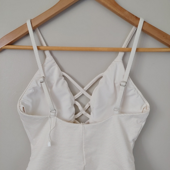 Dippin Daisys Bliss One Piece Swimsuit Criss Cross Size Small White Dove - Picture 12 of 16